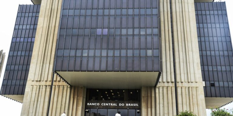 Bancos apontam risco fiscal como ameaça à estabilidade financeira