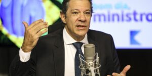 Consignado para CLT busca proteger trabalhador de juros, diz Haddad