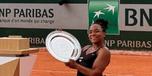 Vitória Miranda é campeã juvenil de simples e duplas em Roland Garros