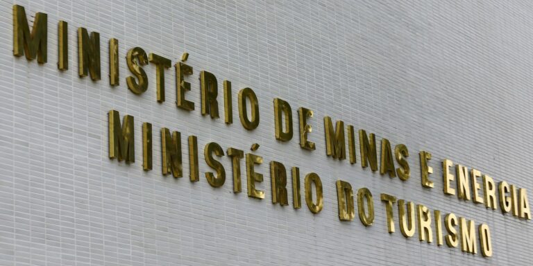 Governo garantirá gás de cozinha gratuíto para 17 milhões de famílias