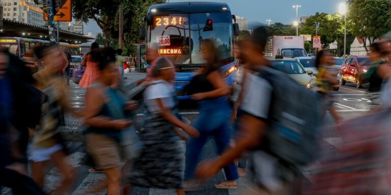 IBGE vai ajustar dados passados de desemprego; entenda o porquê