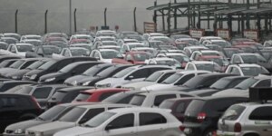 Montadoras tentam influenciar governo em disputa por mercado no Brasil