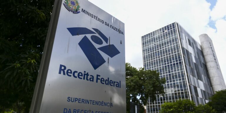 Receita voltará a exigir declaração de fintechs após operações da PF