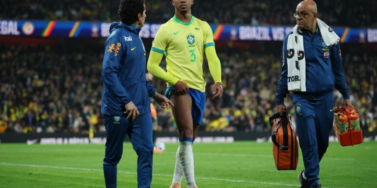 Zagueiro Gabriel Magalhães é cortado da seleção brasileira